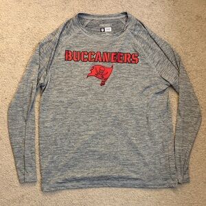 Men’s Large Tampa Bay Buccaneers NFL Gray and Red Long Sleeve Tee